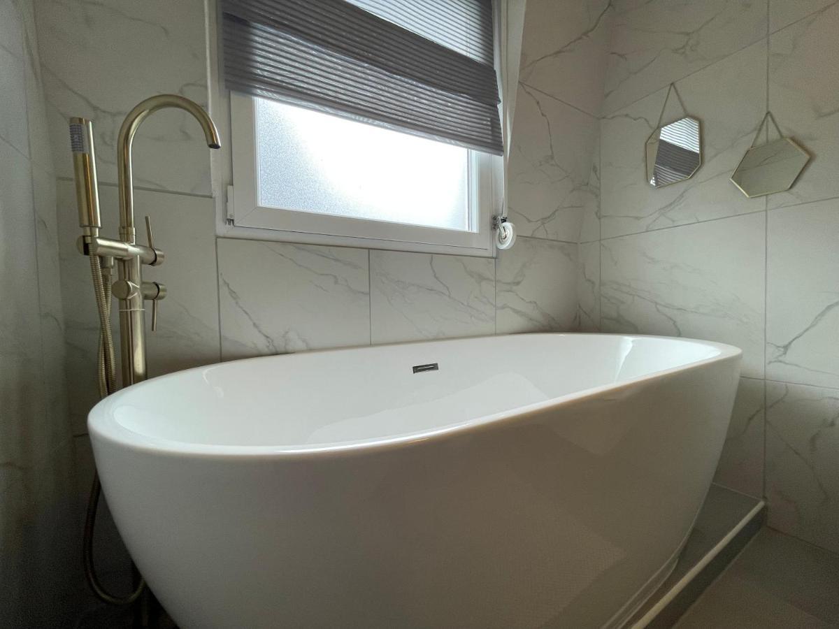 Luxus Apartment Am Fremersberg - Zentral - Mit Sauna & Badewanne Baden-Baden Exterior photo
